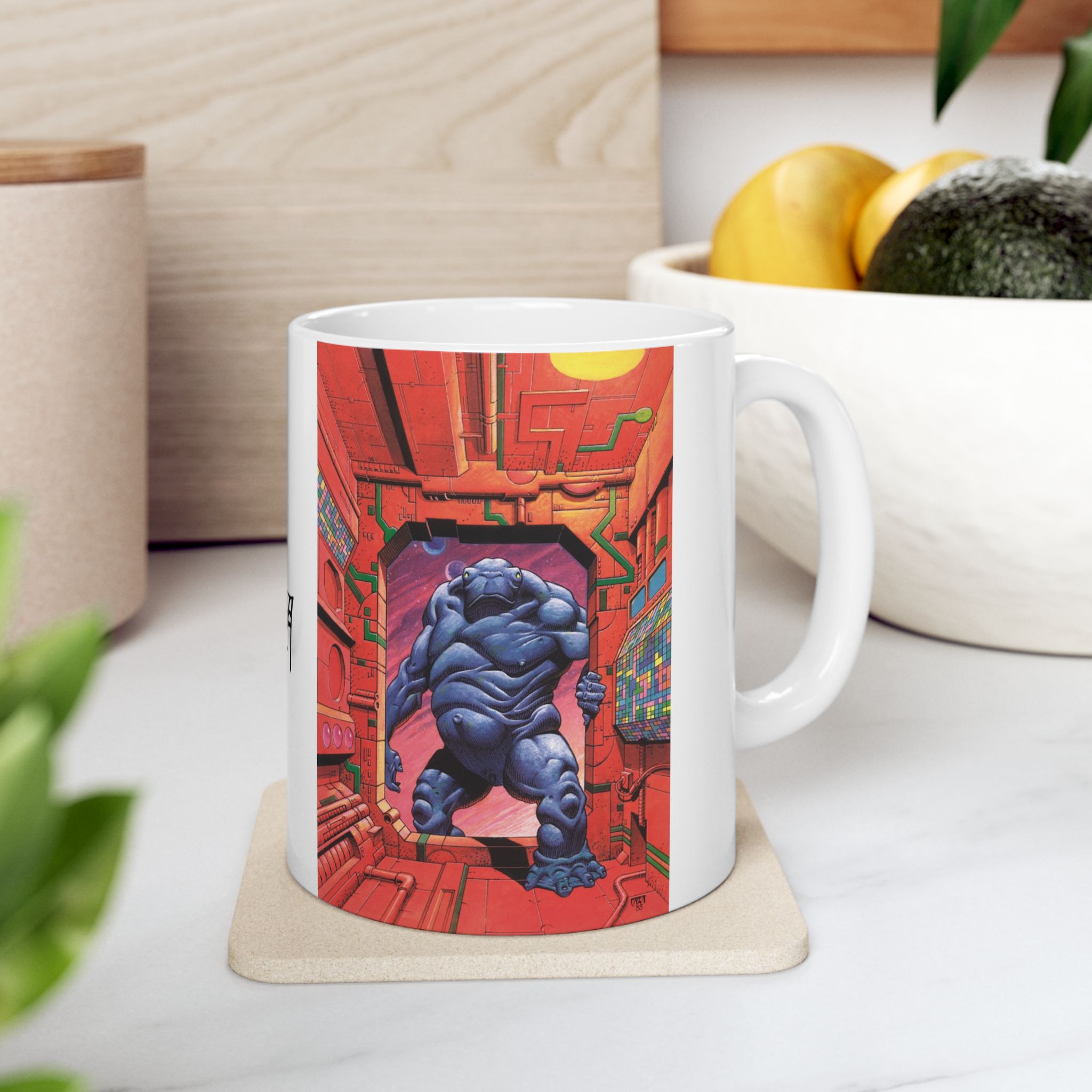 Caza Mug Tschaï B contexte 1 Vue du côté droit du mug Tschaï B de Philippe Caza en contexte