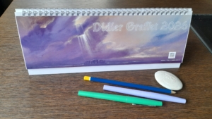 Calendrier de bureau horizontal de Didier Graffet en contexte