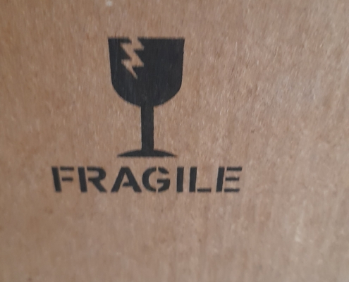 Mug emballage 9 Mention fragile apposée sur le carton